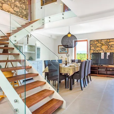 Storia Villa Dobrinj